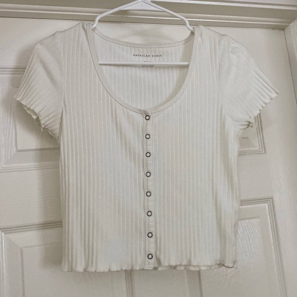 american eagle MEDIUM white front button t-shirt